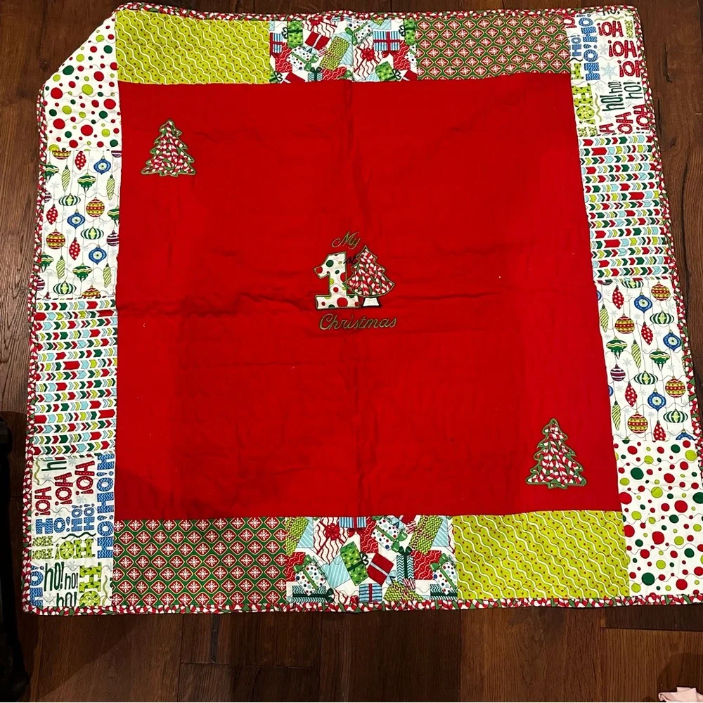 NEW! Homemade handmade baby’s 1st Christmas Quilt Holiday Red and Green